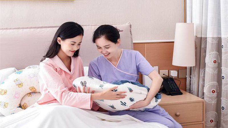 如何选择小型母婴服务公司加盟？揭秘加盟背后的关键要素